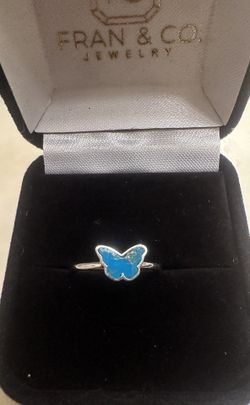 Sterling Silver And Turquoise Ring 