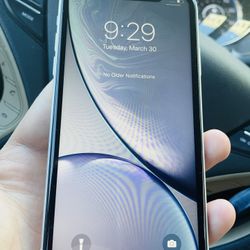 Iphone XR Unlocked 128 Gb ( 5🌟🌟🌟🌟🌟 Seller )