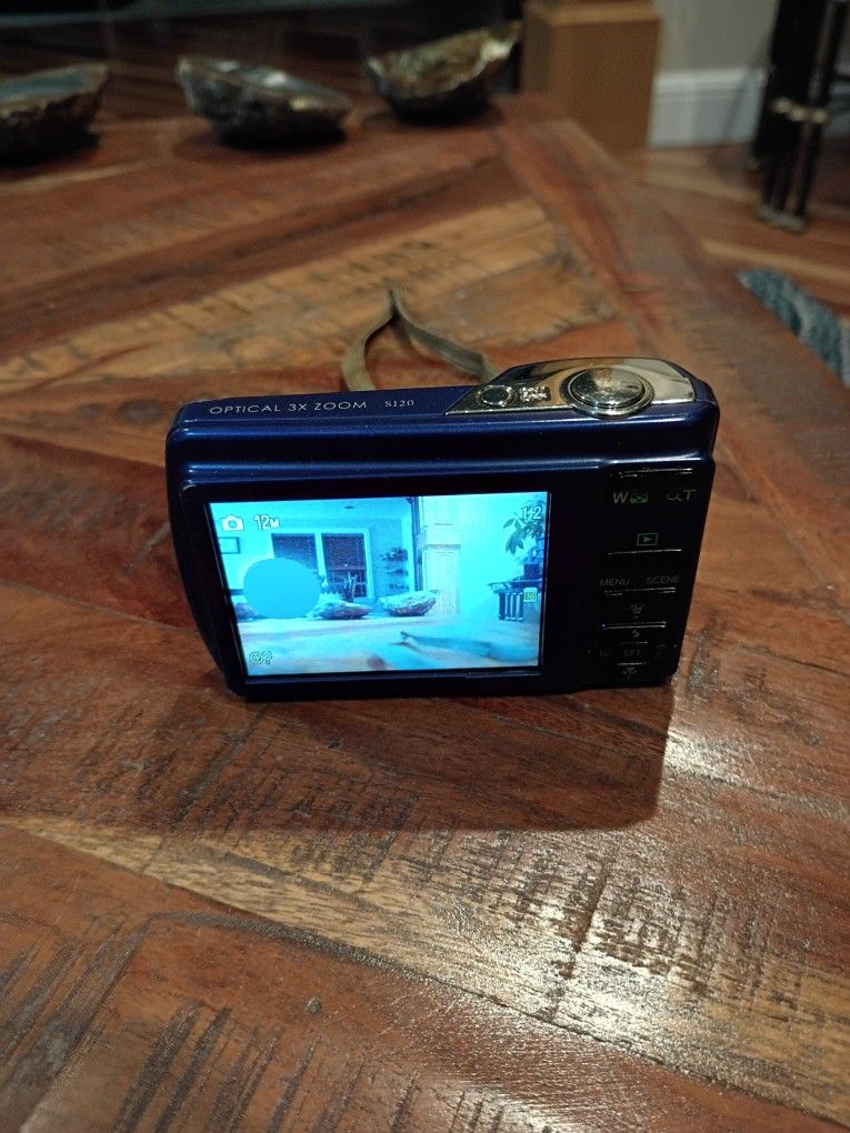 Sanyo S120 Digital Camera