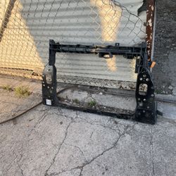 2015-2022 JEEP RENEGADE RADIATOR SUPPORT OEM 