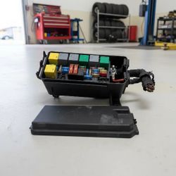 Mercedes Benz W164 OEM ML350 Front Right Fuse Box 2006-2011