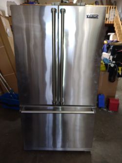 FREE DELIVERY $999 VIKING BOTTOM FREEZER (ICE MAKER)