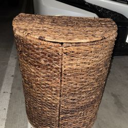 Moon Laundry Wick Hamper With Lid 