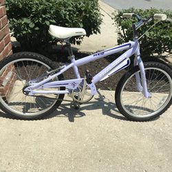 Novara Pixie Girl’s 20” Bike