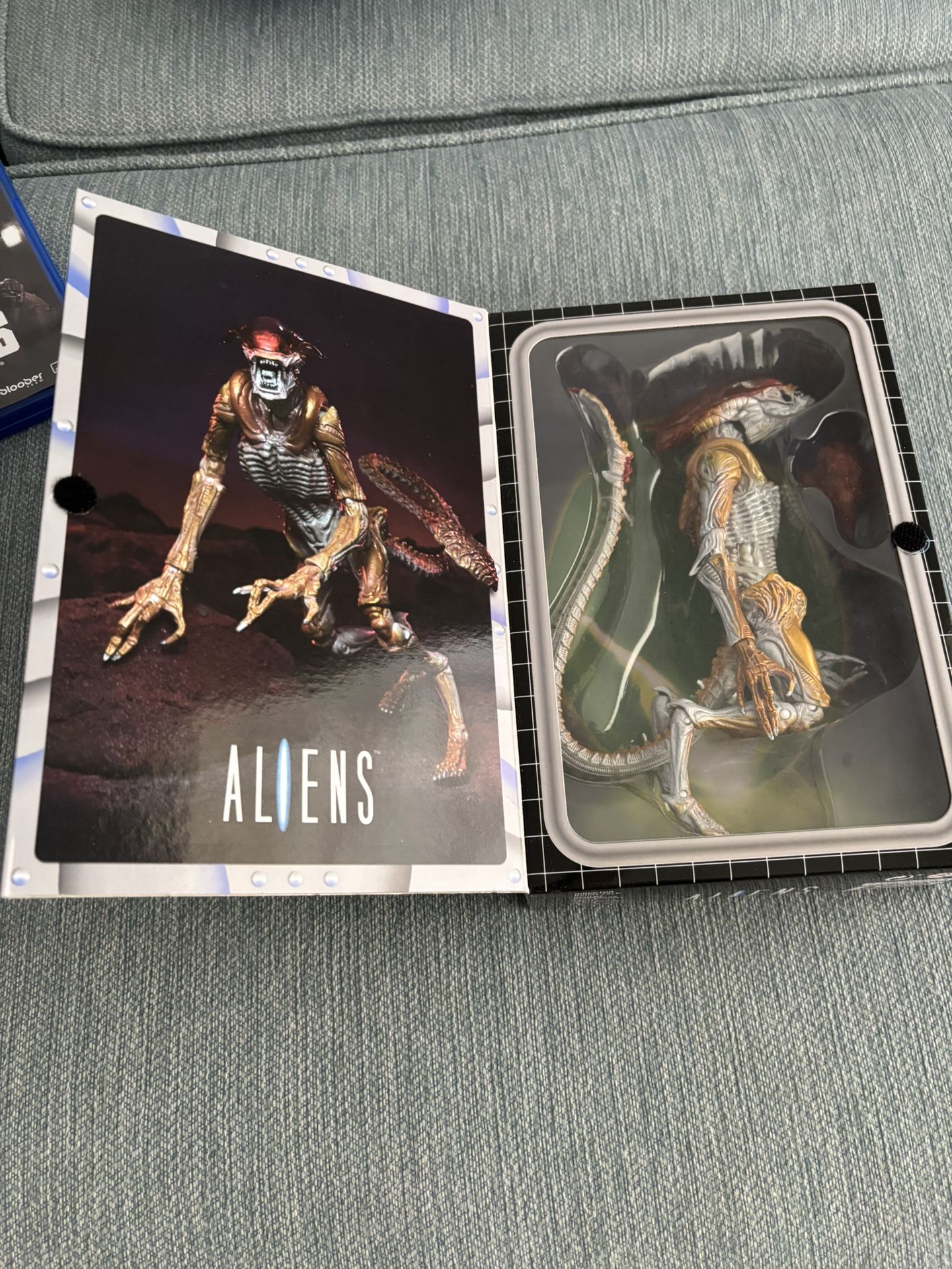 Neca Panther Aliens Figurine new in box