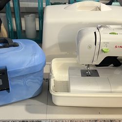 Singer Sewing Machine Plus Delsey Kaboodle With Sewing Accessories 