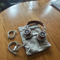 Master & Dynamic MH40 Wireless Headphones