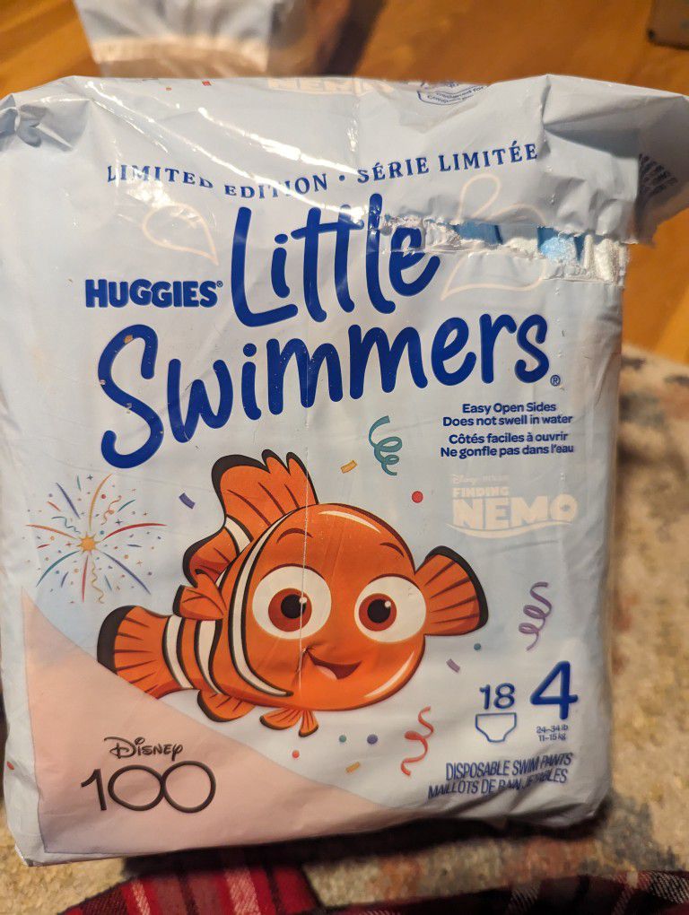 Huggies Little Swimmers Size 4 Diapers