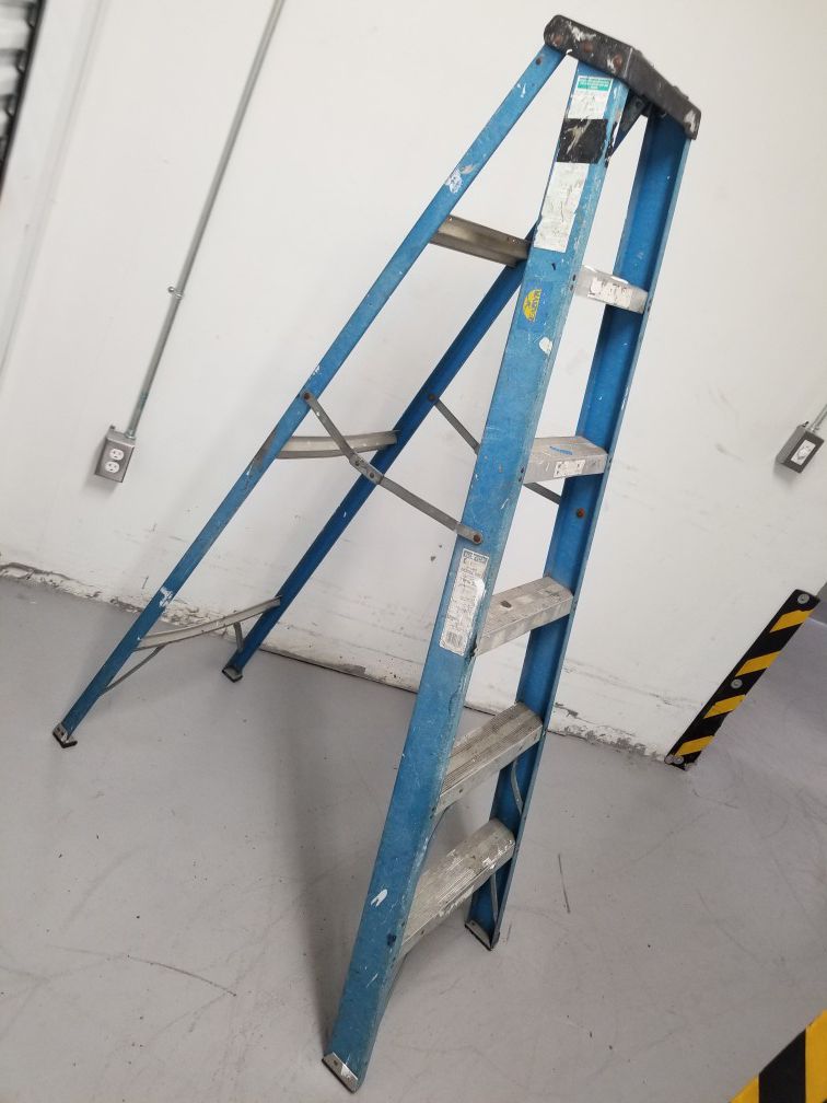Ladder escalera 6.5 feet pies