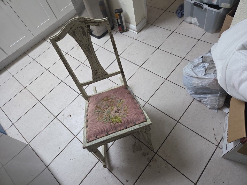 Early nineteen hundreds FRENCH VICTORIAN ROCKER... Very Cool Item.. A Piece Of History At You Hands.. Won't Last.. Call Me Now!!!!