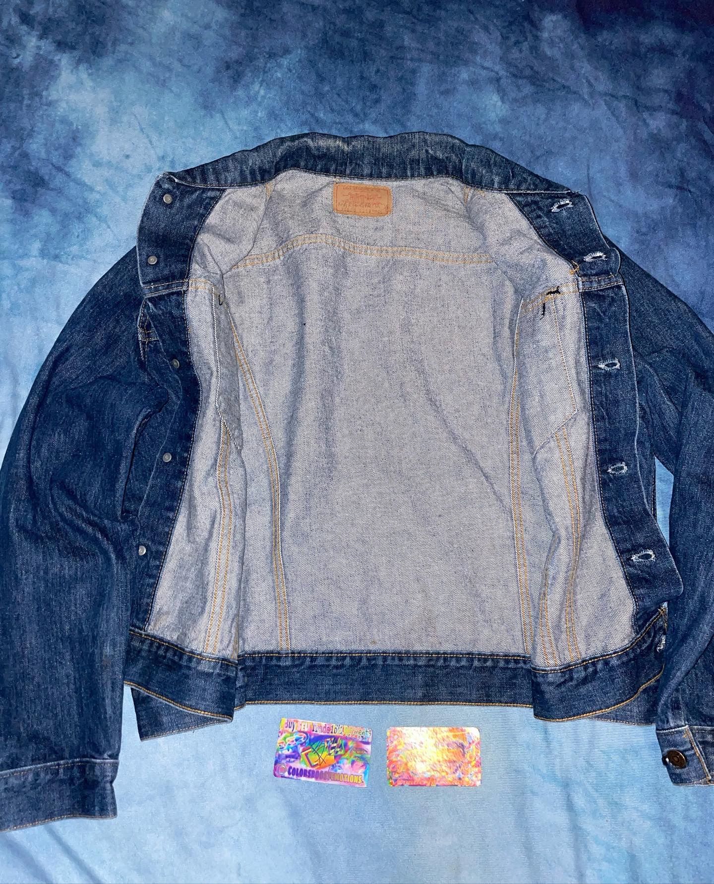 True Vintage 1970s Levi’s Small e Type III Denim Trucker Jacket Coat. Size 46 Medium (24in.x25in.) Price: 129 USD Long Lasting, Navy Blue,