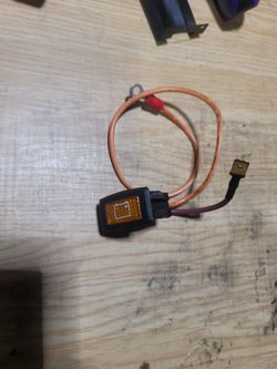 Golf car battery warning indicator