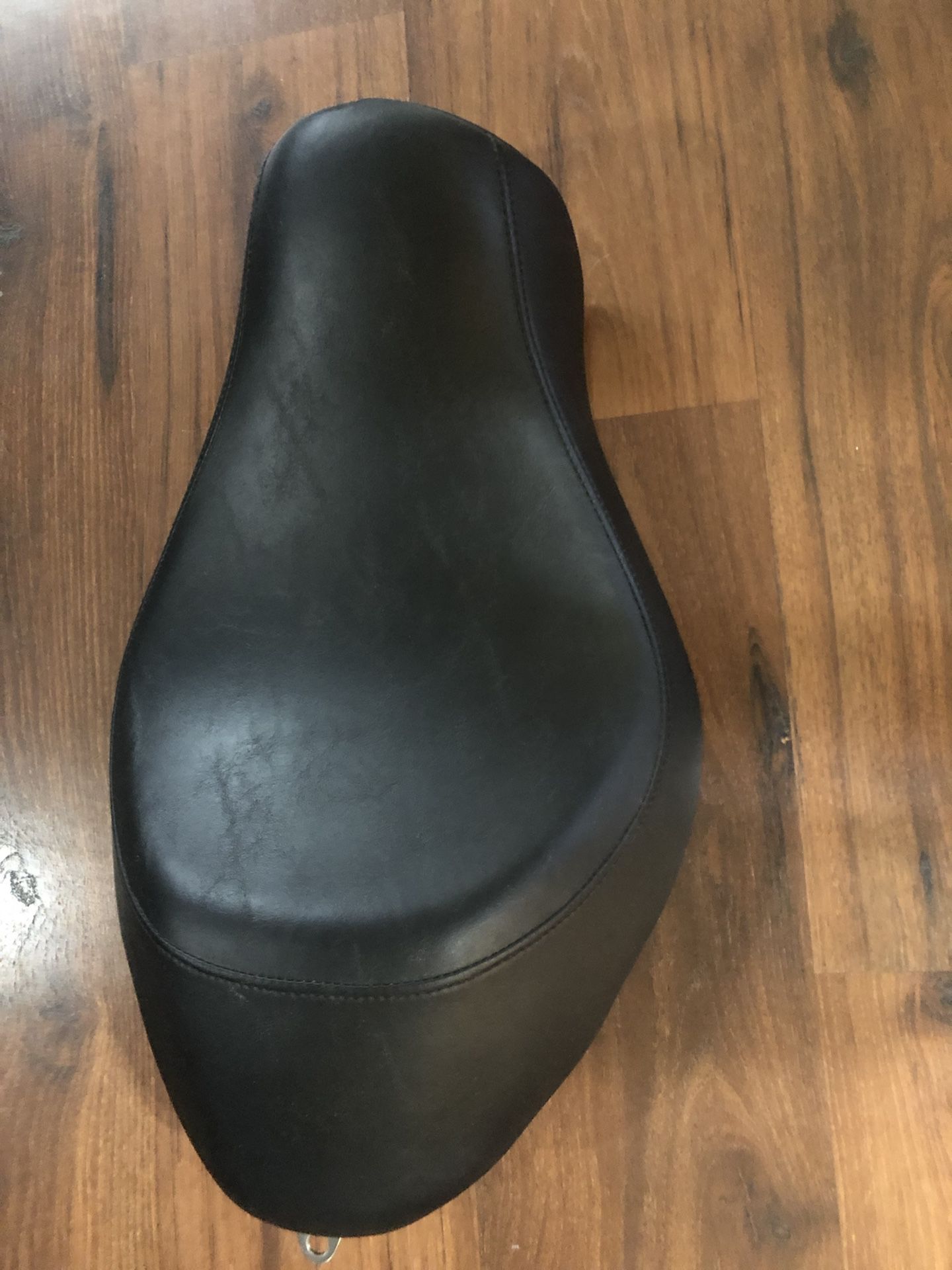 Motorcycle seat - single seat for Harley Sportster
