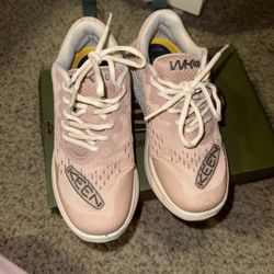 KEEN woman’s shoes 