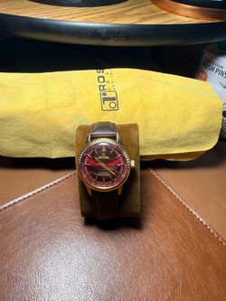 Vintage Roamer 17 Jewels Swiss Mechanical Watch — Burgundy Sunburst Dial