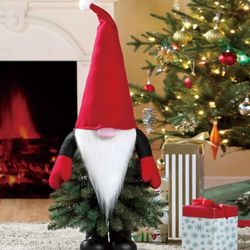 Christmas tree gnome so cute. New in box