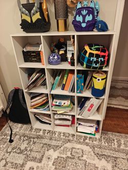 White 12-Cube Storage Organizer / Bookshelf for Sale 📚