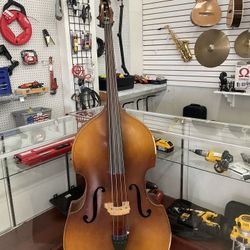 Vintage Czechoslovakian Swellback 3/4 laminated double bass