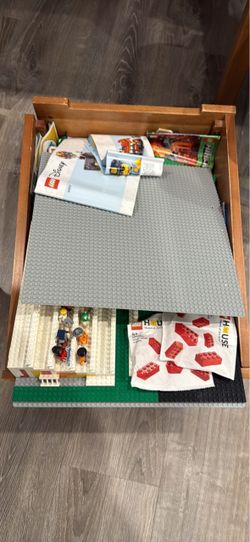 LEGO Sets Lot with Baseplates and instruction manuals