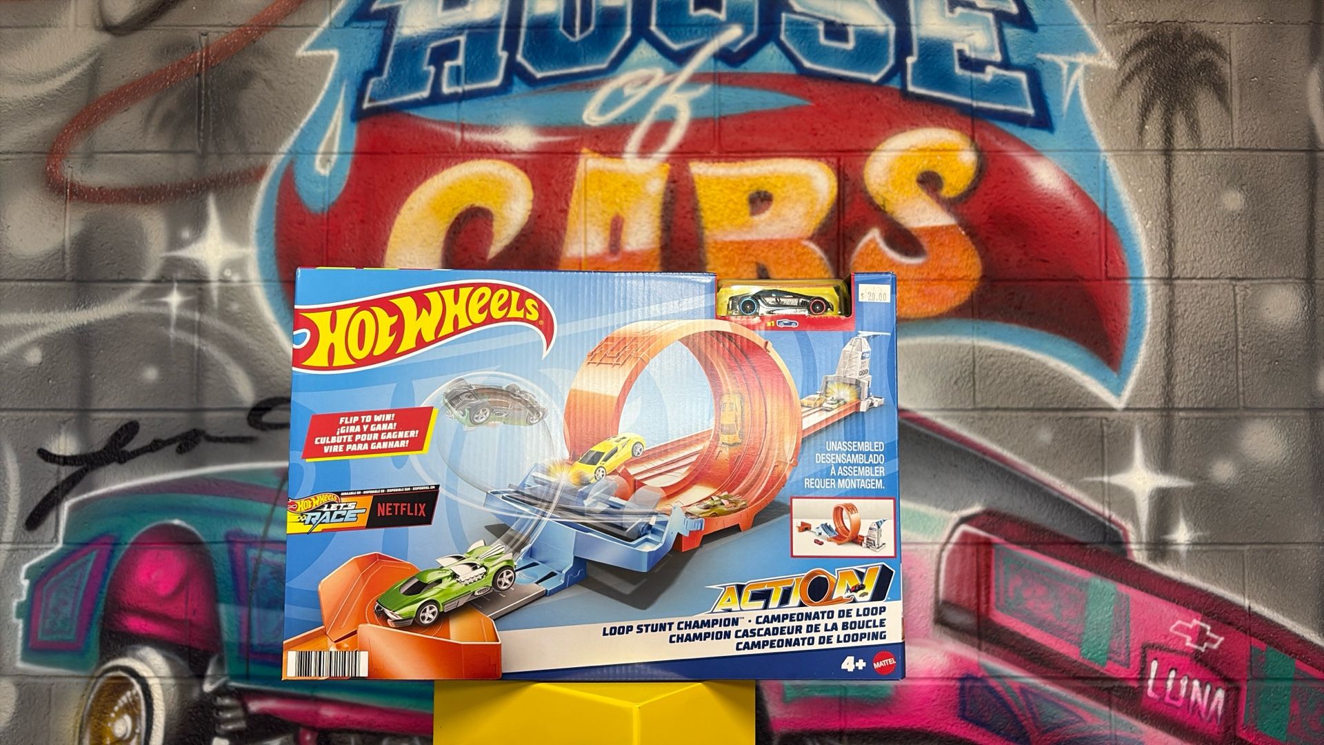 Hot Wheels Action Loop Stunt Champion Track Set