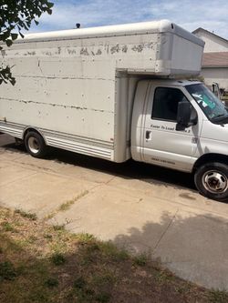 E450 ford 14 foot box truck