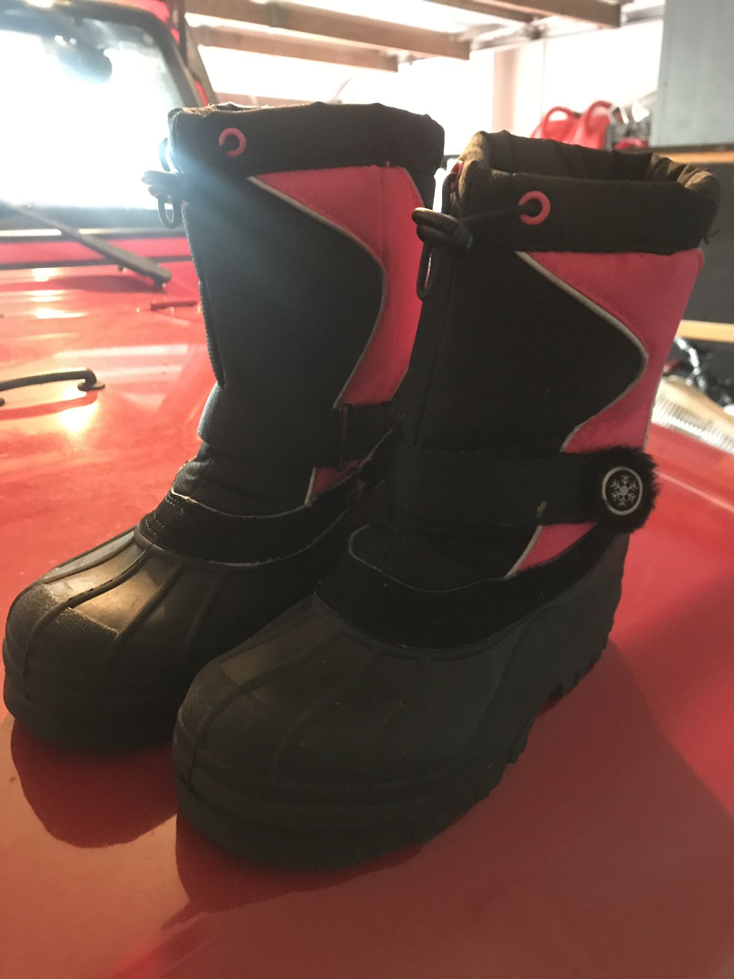 Girls snow or rain boots size 4