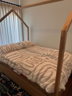 West Elm Story Tent Bed (Full) with Trundle + Saatva Mattress — Like New