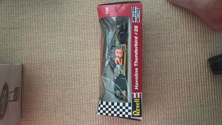 1990s Revell 1:24 Scale #28 Havoline Ford Thunderbird NASCAR Diecast Car