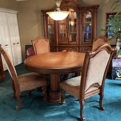 8 Piece Dinning Room Set