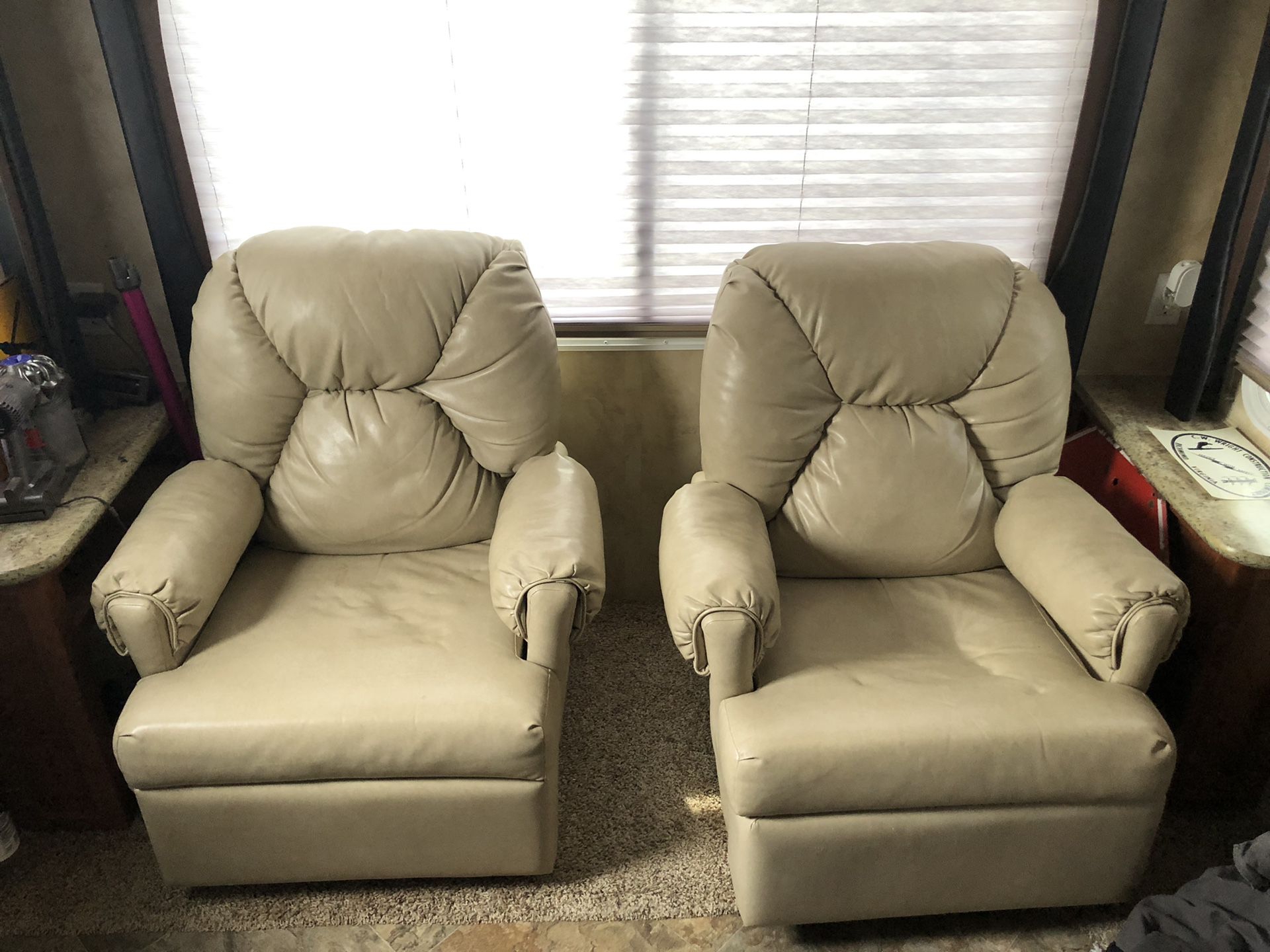 Recliner chairs both