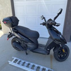 2012 Piaggio Typhoon Motorcycle / Scooter