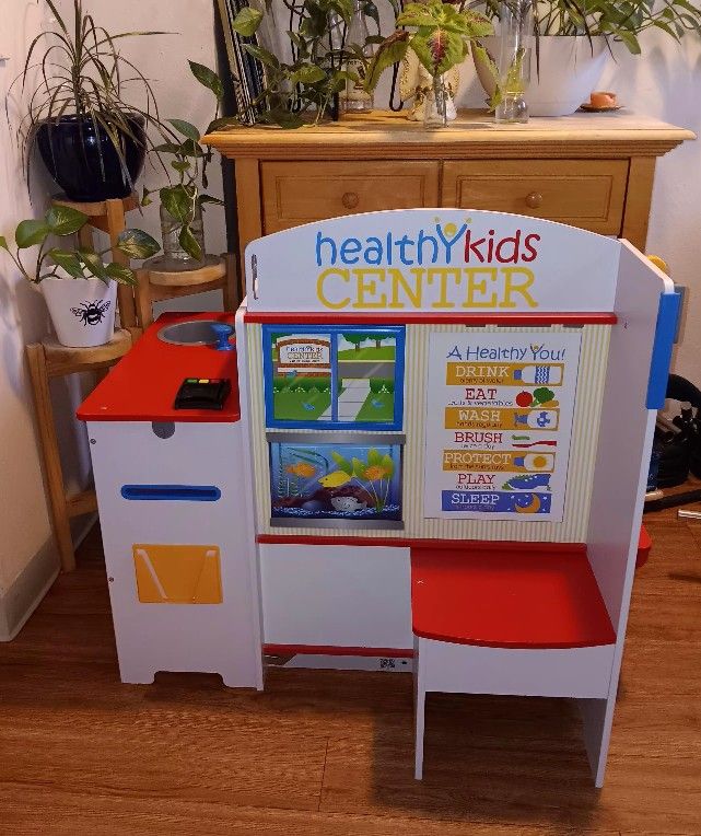 Healthy Kids Deluxe Wooden Activity Center Melissa & Doug
