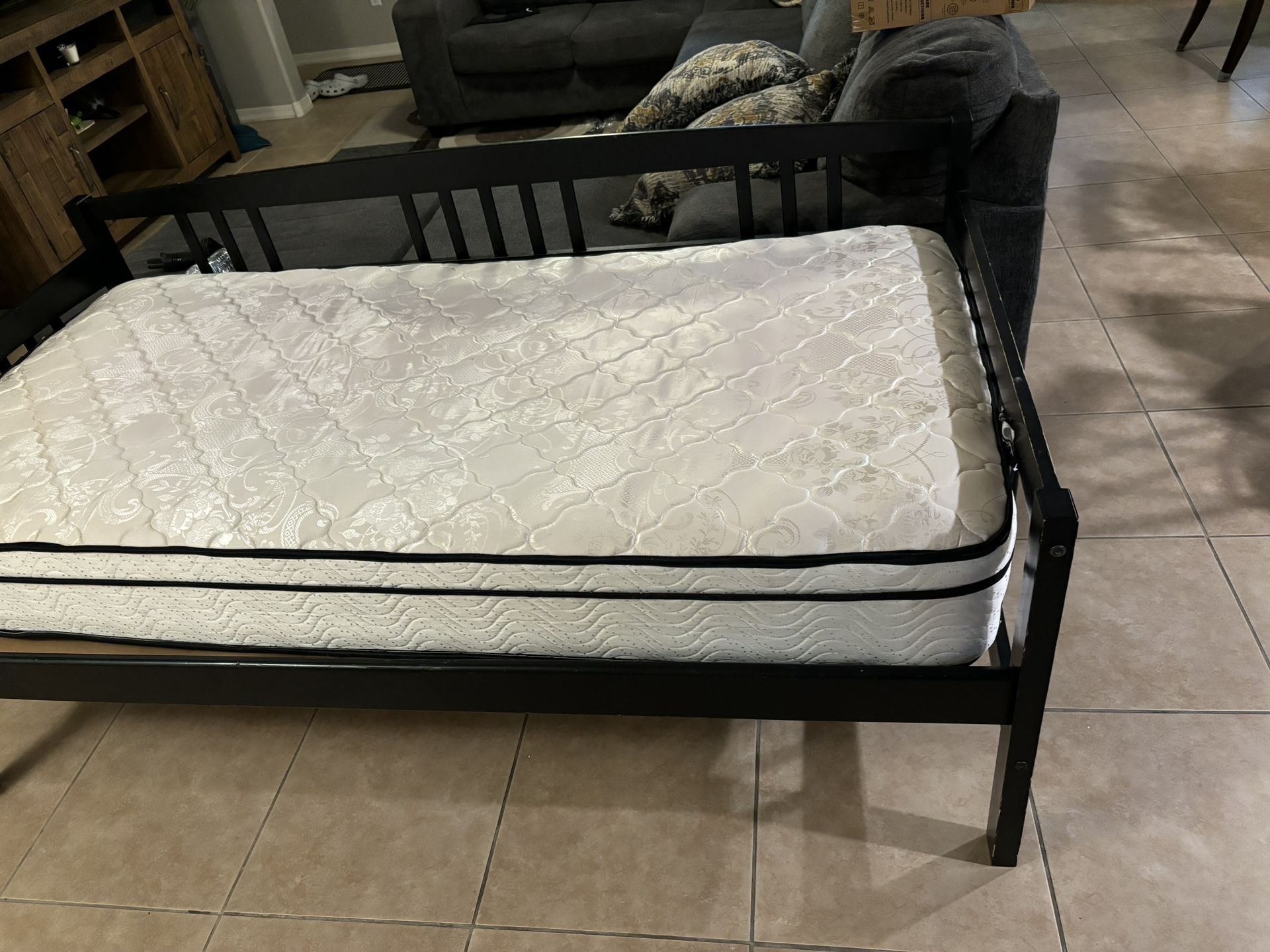 Day Bed Twin