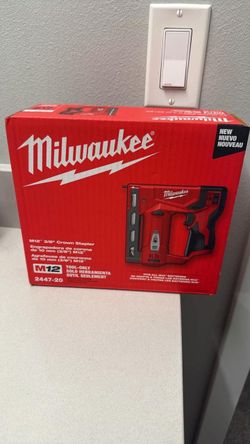 Milwakee M12 Crown Stampler