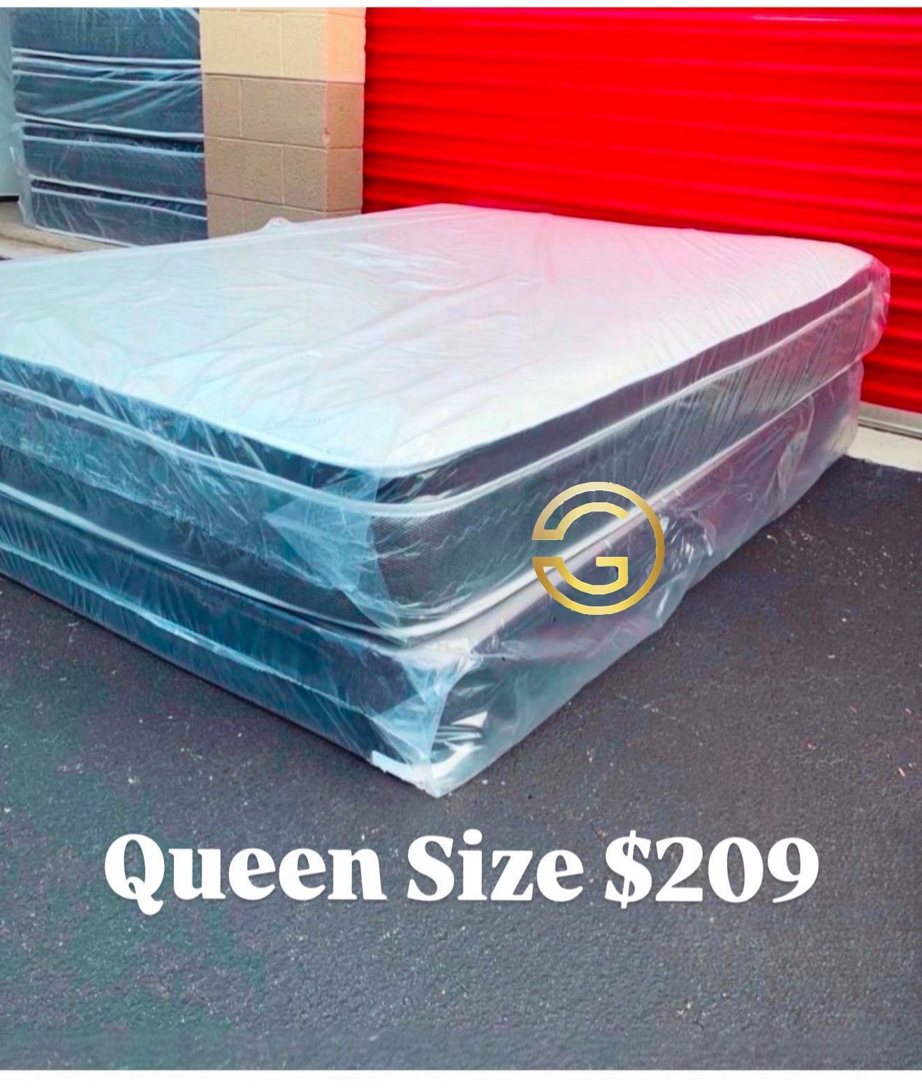 NEW Mattress Queen Size Pillowtop With Box Spring // Offer 🚚