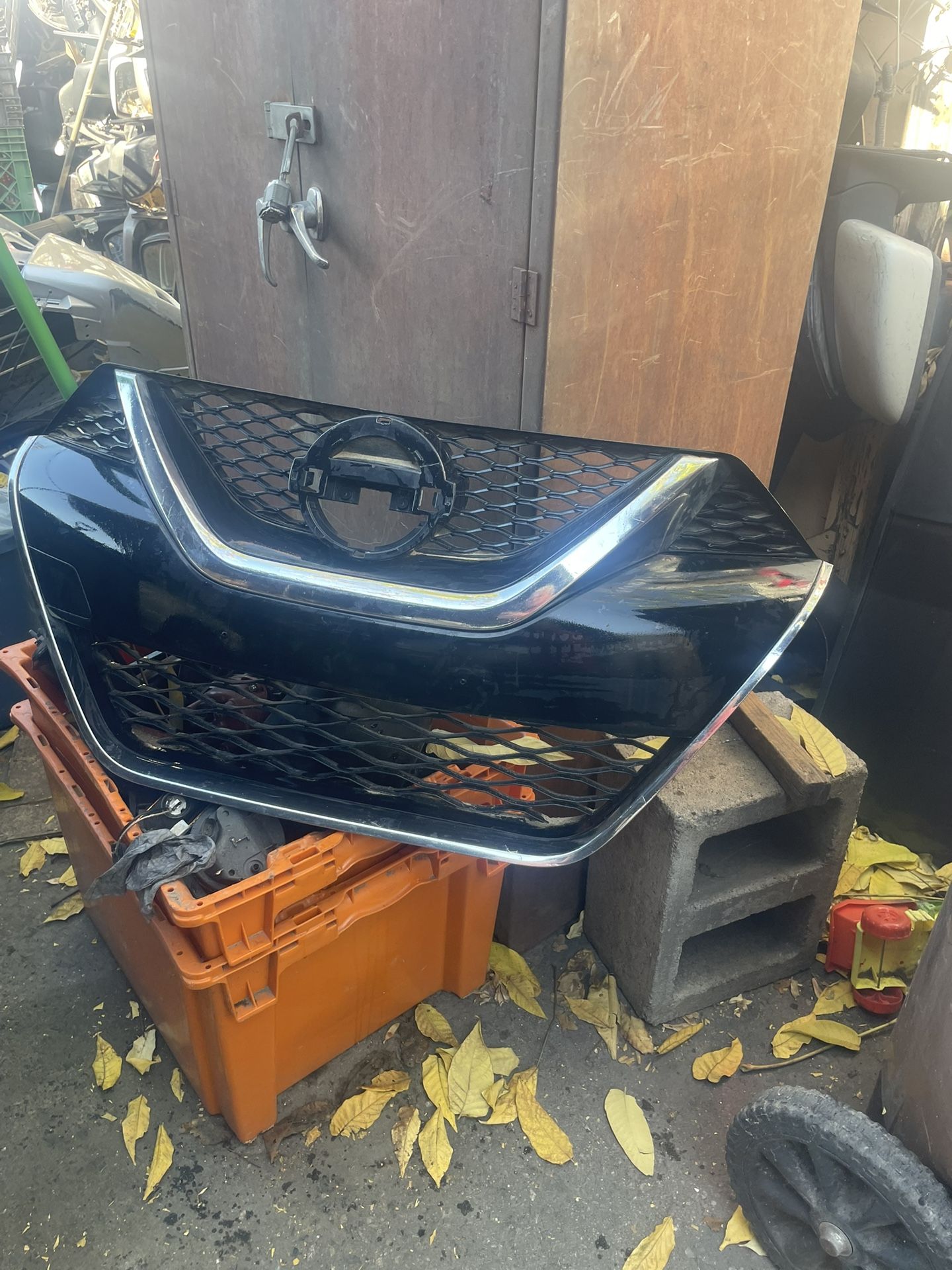 Nissan Maxima Grille 2016-18