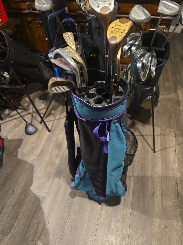 GOLF CLUBS WITH GOLF BAG (7 CLUBS SET)