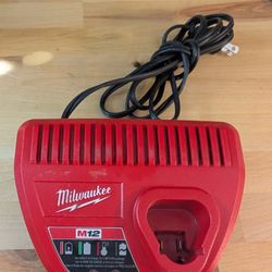 Milwaukee M12 Charger 