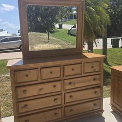 Queen SET- Solid Wood Bedroom Set 