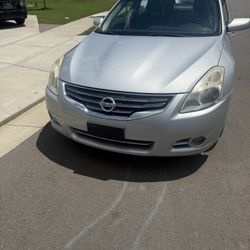 2012 Nissan altima S