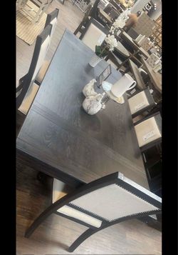 Dinning table + 8 chairs