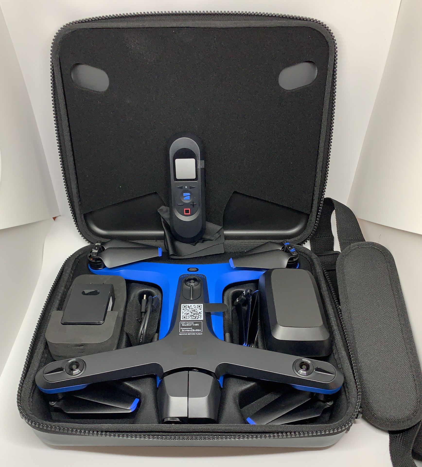 Skydio 2 (Never Used) + Beacon + Case + Extra Propellers