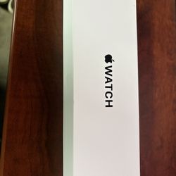 Apple Watch SE 3 - Cellular - 44mm