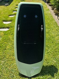 Lift Foils LIFT5 5’4” Cruiser Carbon eFoil Board – Excellent Condition