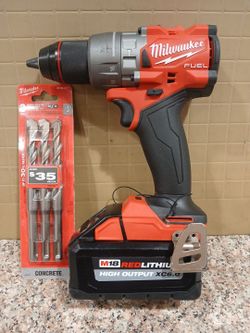 Milwaukee M18 Fuel Hammer Drill with XC6.0 Battery