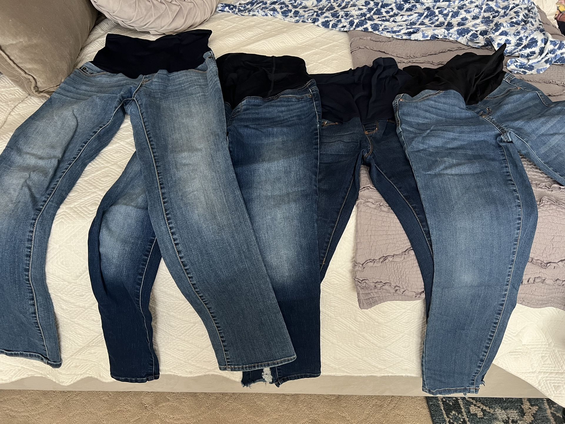 Big bin of maternity clothes. Mostly Sized Small.