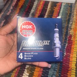 Spark plugs 