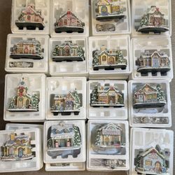 Hawthorne Village / Precious Moments – Retired Christmas Village (16 Pieces) 