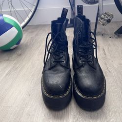 Women’s Doc marten boots