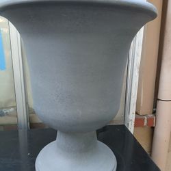 Beautiful resin 24"succulent urn planter